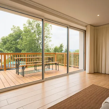 Дом отдыха Maison De Charme, Piscine, Aiguebelette *