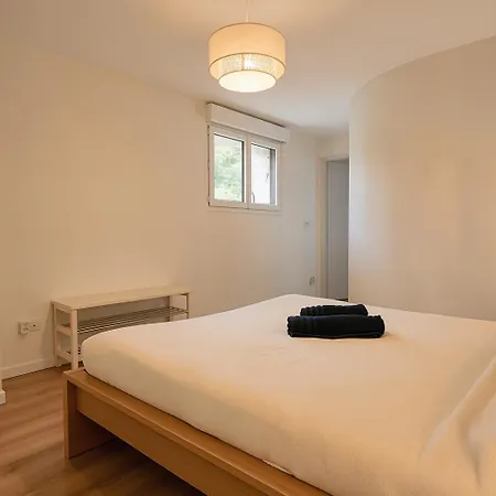 Дом отдыха Maison De Charme, Piscine, Aiguebelette