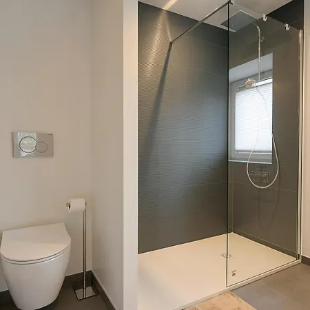 Дом отдыха Maison De Charme, Piscine, Aiguebelette La Bauche